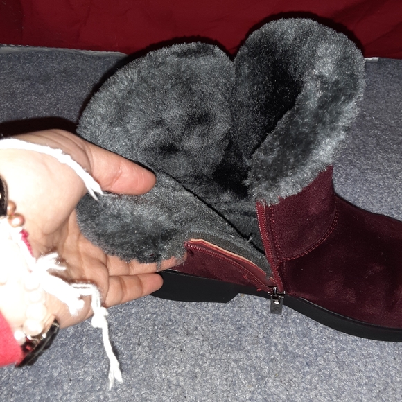 Red fluffy Boots - Picture 5 of 5